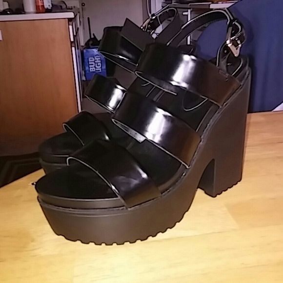 Brand new heels - Picture 3 of 3